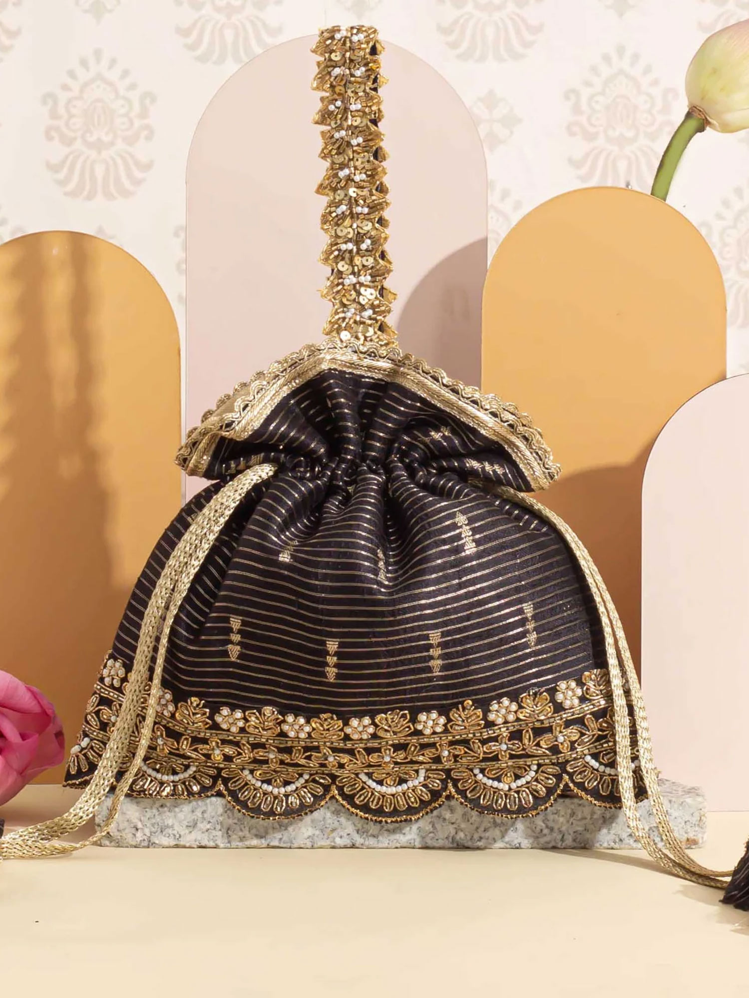 TOOR Black
